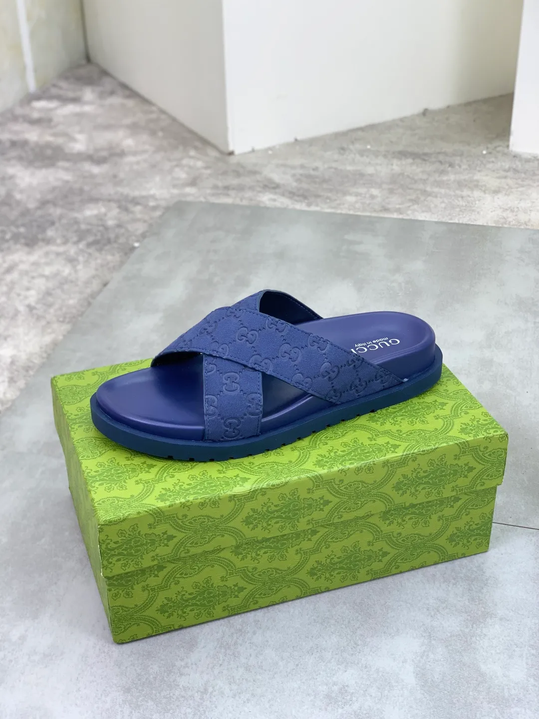Men's Men's Shoes💰P320💰[New Style]🎁🎁🎁 High-quality GUCCI new casual slippers for the Year of the Snake, original official website, perfect workmanship, transmitting a kind of noble luxury, sublimating its definition of luxury in Gucci's high-end extraordinary craftsmanship. Original Gucci double G combination outsole, code number: 38-44 (45 customized)